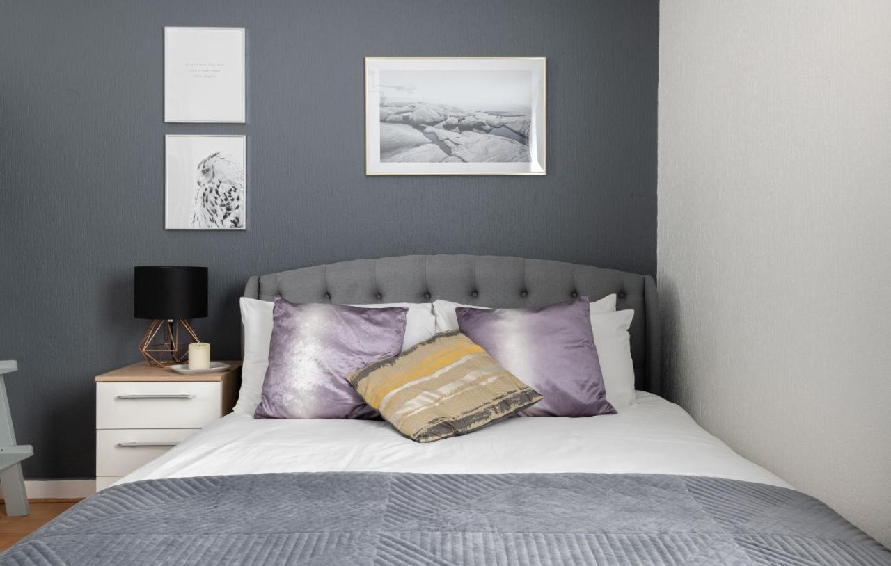 Spacious And Modern 4 Bed Next To Borough Station Appartement Londen