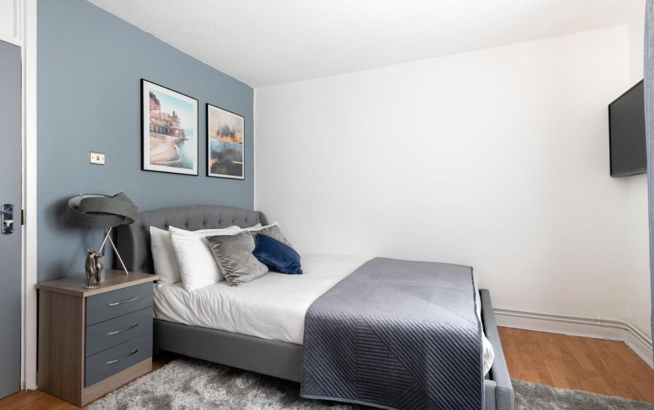 Spacious And Modern 4 Bed Next To Borough Station Appartement Londen